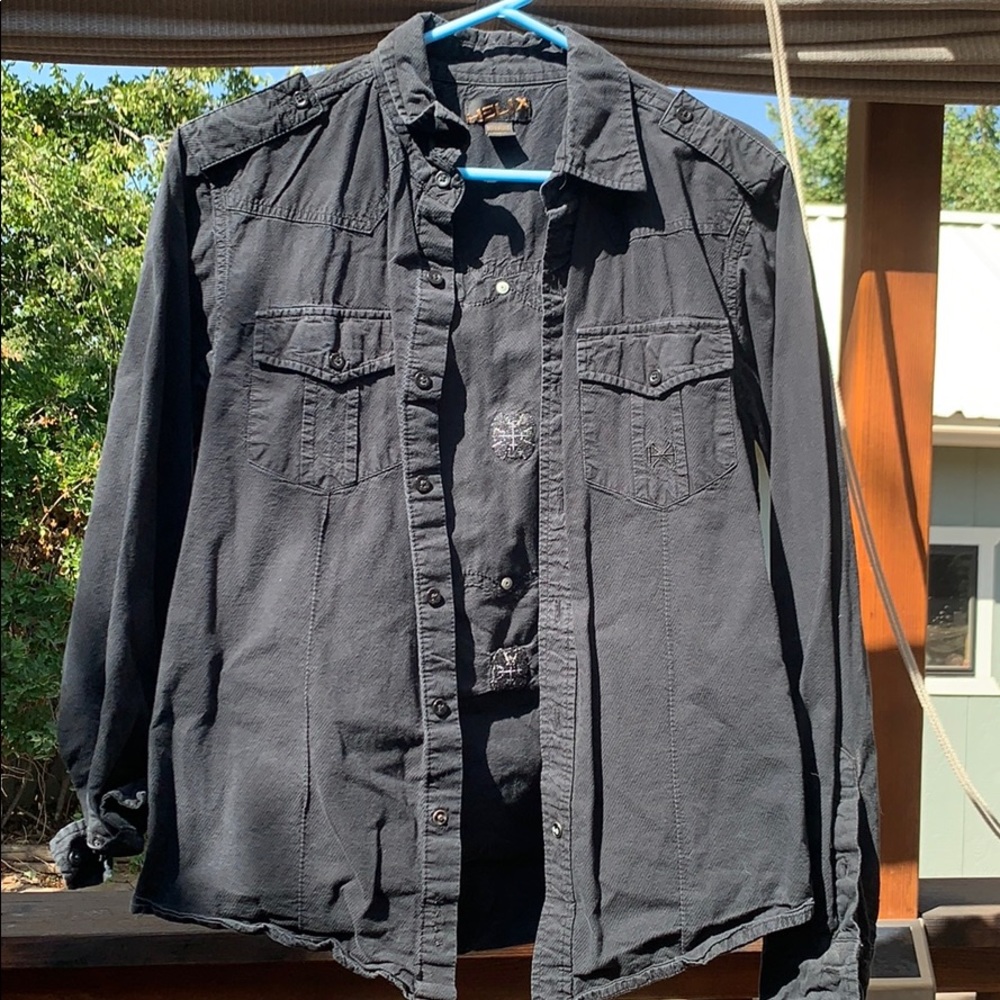 HELIX men’s embellished button down